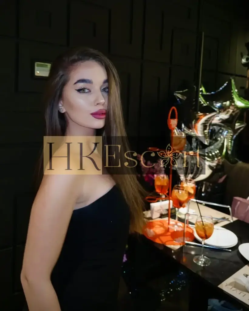 Stella - Escort Hong Kong, bust 2, height 175 cm, weight 57 kg