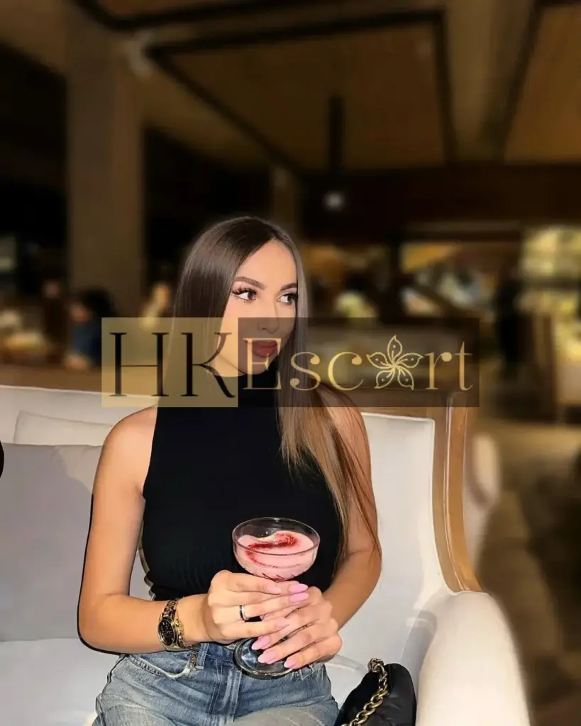 Alessia - Escort Hong Kong, bust 1, height 176 cm, weight 58 kg