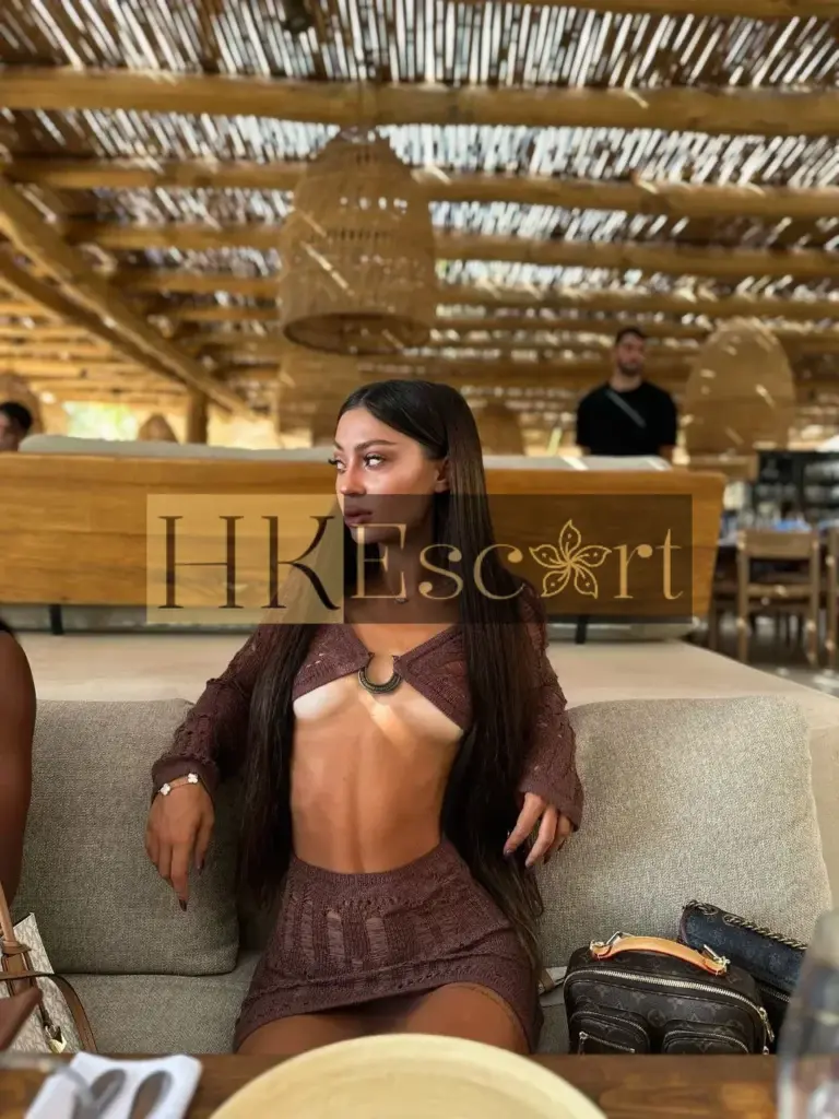 Violet - Escort Hong Kong, bust 2, height 175 cm, weight 56 kg