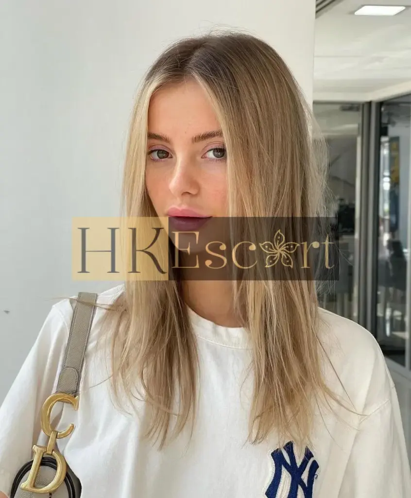 Zora - Escort Hong Kong, bust 2, height 172 cm, weight 52 kg
