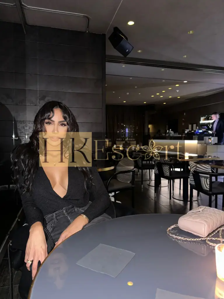 Piper - Escort Hong Kong, bust 2, height 178 cm, weight 62 kg
