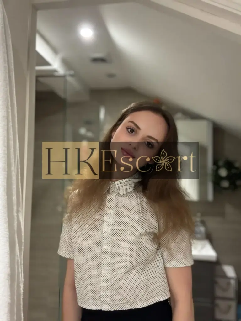 Riley - Escort Hong Kong, bust 1, height 170 cm, weight 56 kg