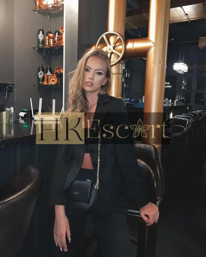 Francesca - Escort Hong Kong, bust 1, height 175 cm, weight 57 kg