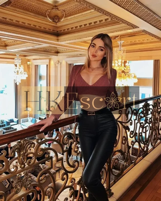 Cara, 19 years old, weight 57 kg, height 173 cm