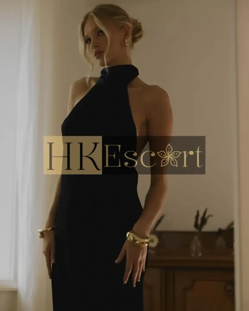 Caroline - Escort Hong Kong, bust 1, height 175 cm, weight 59 kg