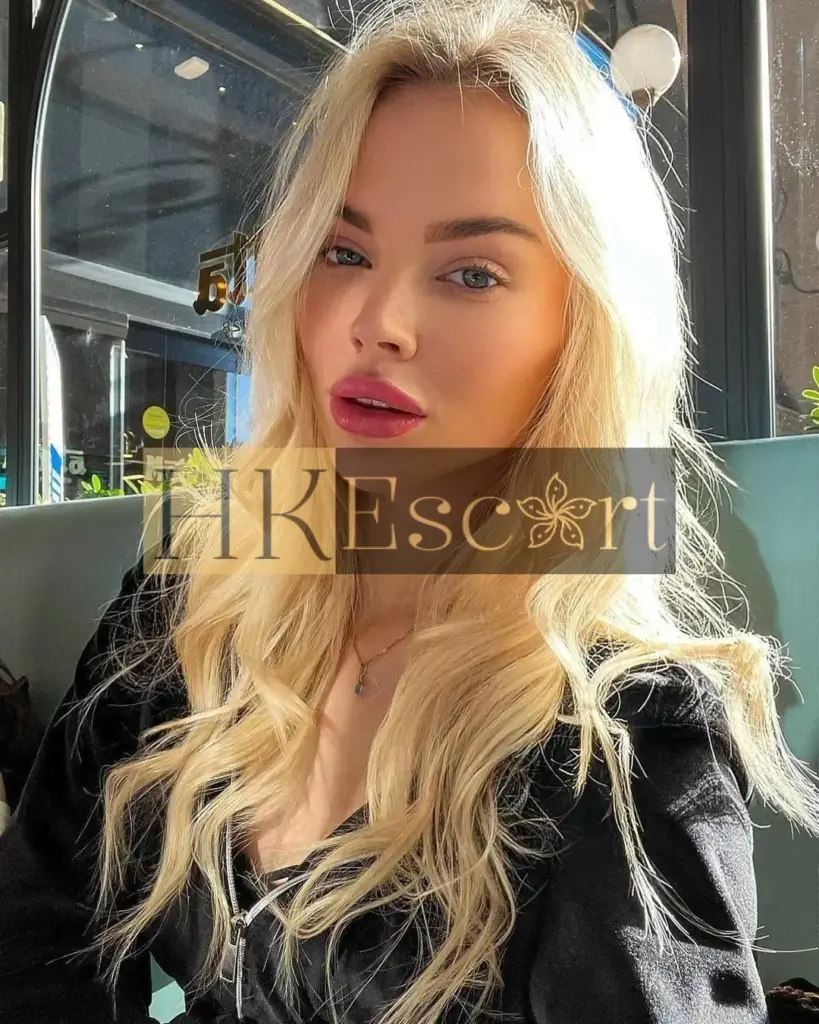 Zoelle - Escort Hong Kong, bust 2, height 175 cm, weight 55 kg