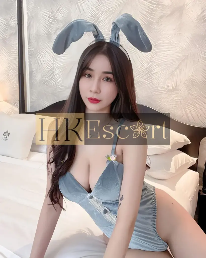 Gloria - Escort Hong Kong, bust 2, height 176 cm, weight 60 kg