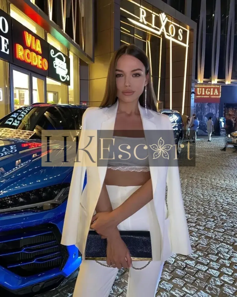Cora - Escort Hong Kong, bust 2, height 177 cm, weight 61 kg