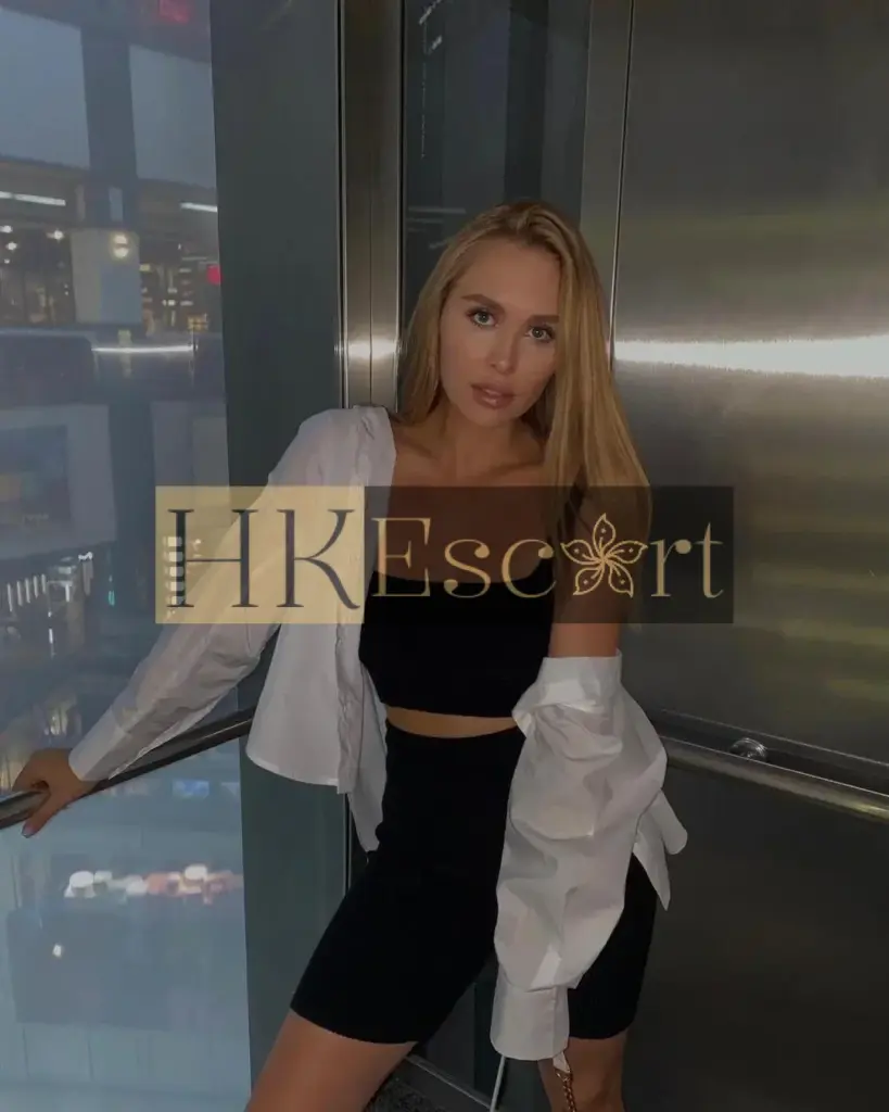 Carmen - Escort Hong Kong, bust 2, height 174 cm, weight 60 kg