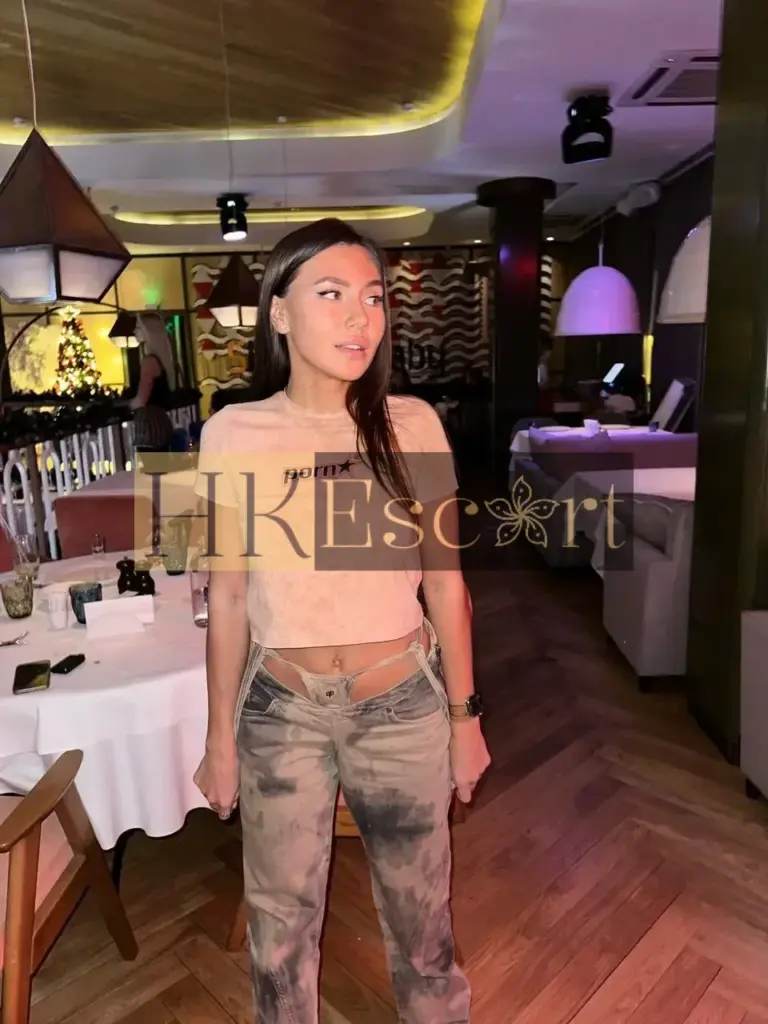 Kary - Escort Hong Kong, bust 2, height 167 cm, weight 51 kg