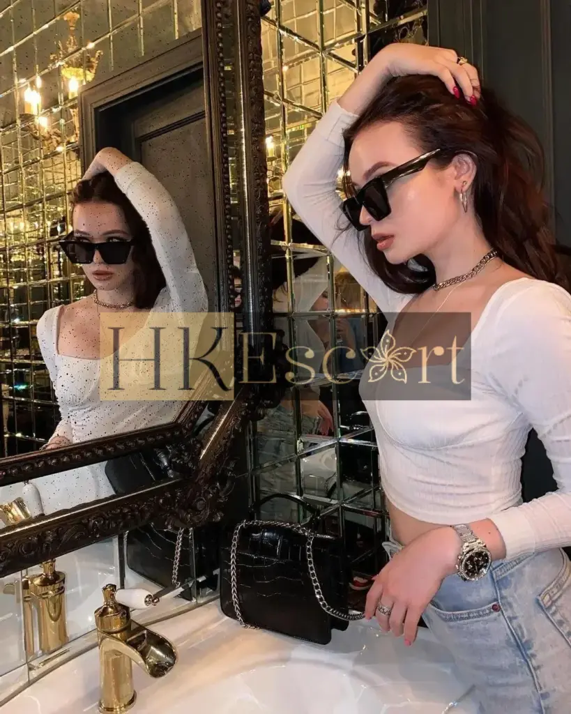 Amber - Escort Hong Kong, bust 1, height 174 cm, weight 59 kg