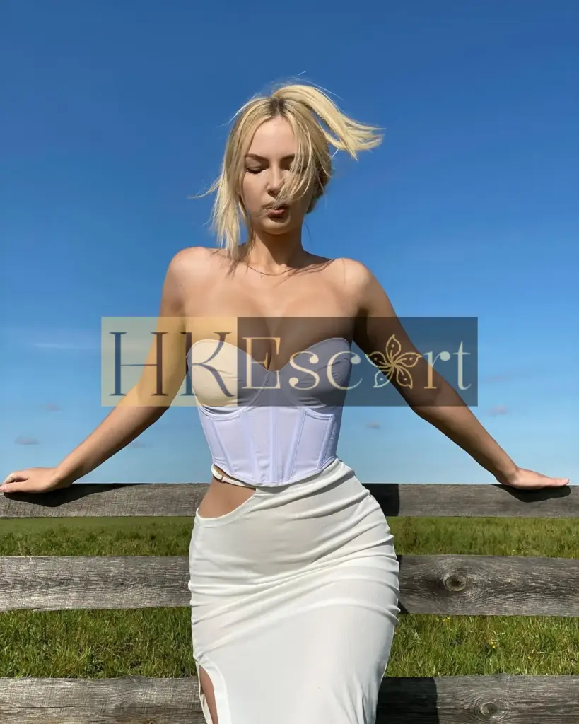 Nora - Escort Hong Kong, bust 3, height 175 cm, weight 58 kg