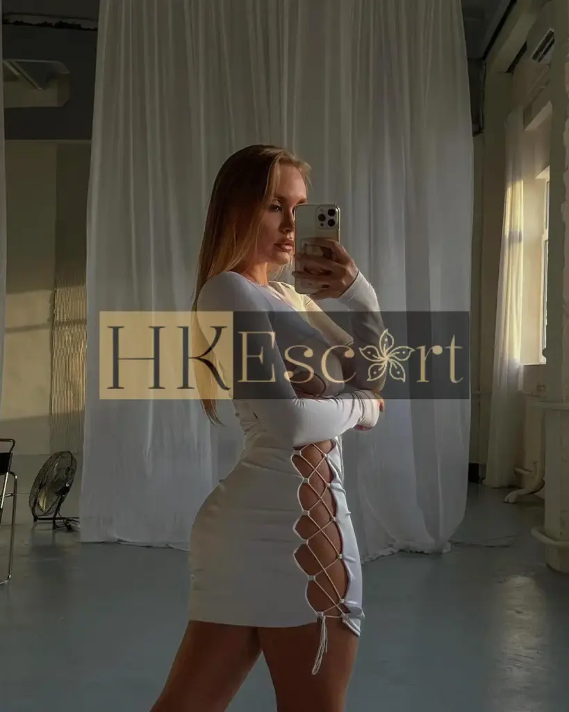 Carmen - Escort Hong Kong, bust 2, height 174 cm, weight 60 kg