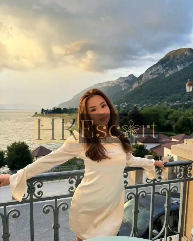 Di, 23 years old, weight 44 kg, height 163 cm