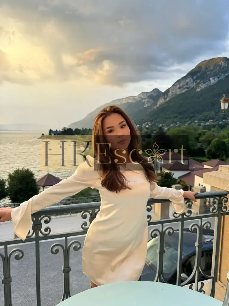 Di - Escort Hong Kong, bust 2, height 163 cm, weight 44 kg