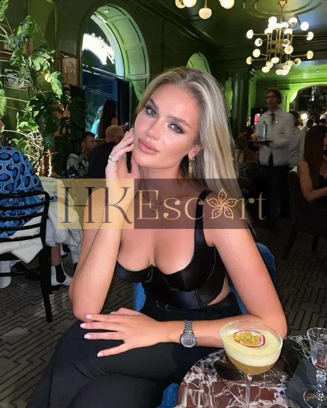 Elia, 24 years old, weight 58 kg, height 175 cm