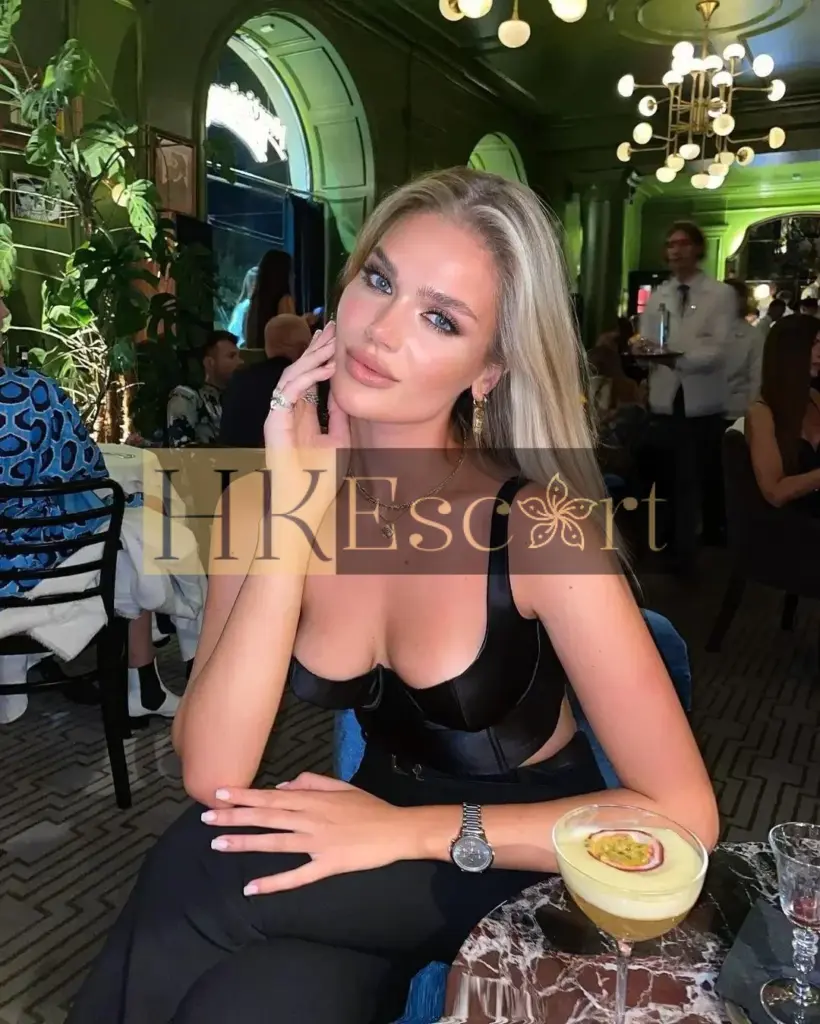 Elia - Escort Hong Kong, bust 2, height 175 cm, weight 58 kg