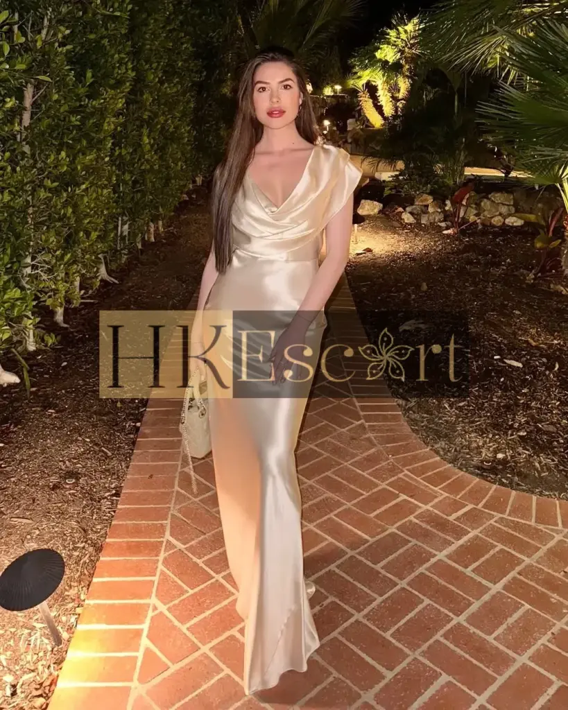 Lillian - Escort Hong Kong, bust 2, height 173 cm, weight 55 kg
