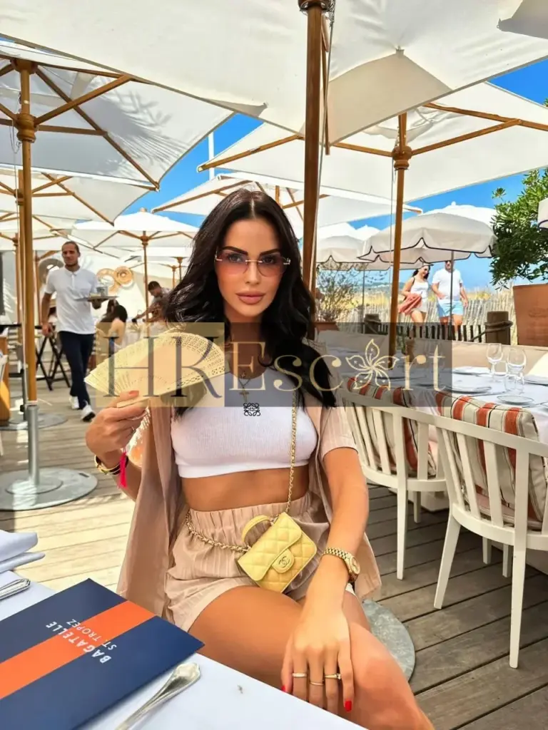 Lily - Escort Hong Kong, bust 2, height 178 cm, weight 61 kg
