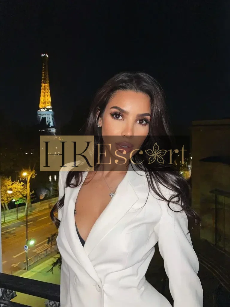 Louisa - Escort Hong Kong, bust 2, height 175 cm, weight 57 kg