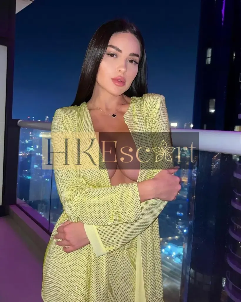 Ellie - Escort Hong Kong, bust 4, height 175 cm, weight 61 kg