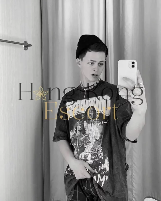 Maxim, 20 years old, weight 72 kg, height 180 cm