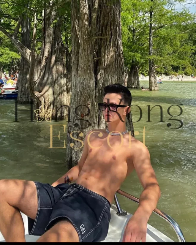 Maxim, 20 years old, weight 72 kg, height 180 cm