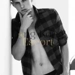 Jhon, 19 years old, weight 78 kg, height 186 cm