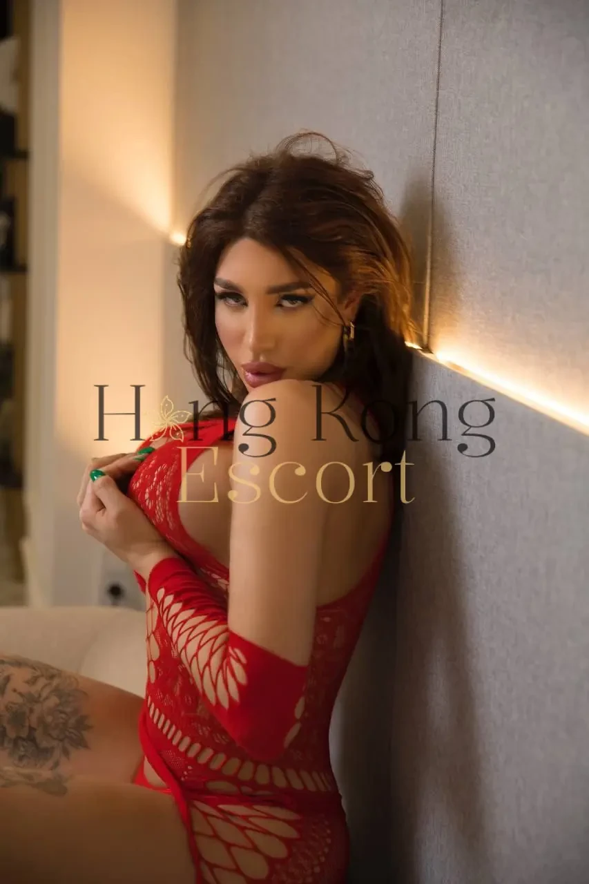 Aline - Escort Hong Kong, bust 3.5, height 167 cm, weight 57 kg