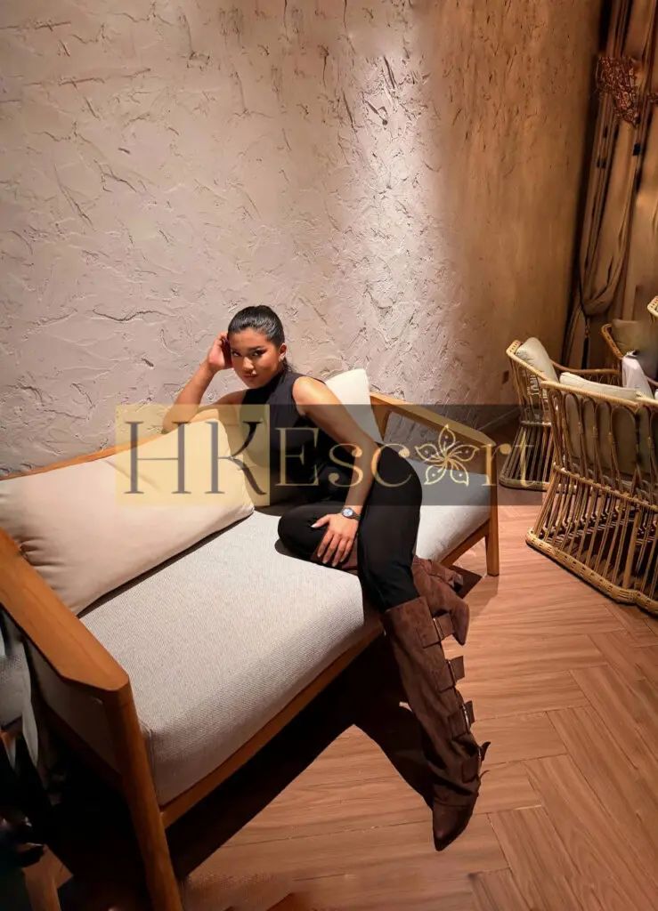 Anna - Escort Hong Kong, bust 4, height 178 cm, weight 74 kg
