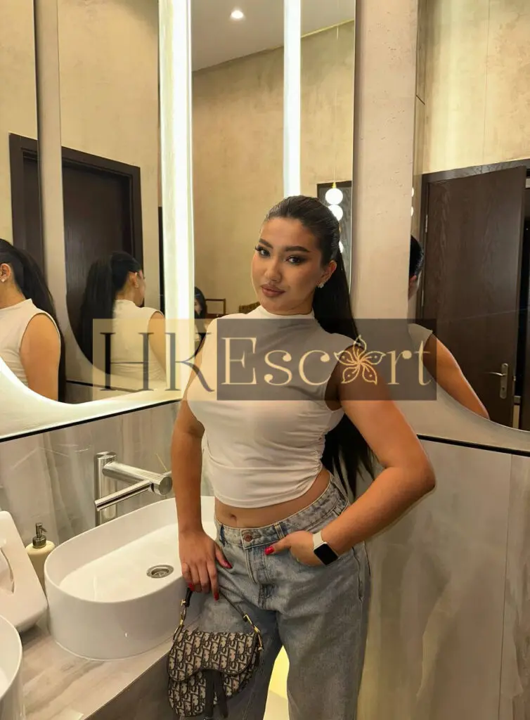 Anna - Escort Hong Kong, bust 4, height 178 cm, weight 74 kg
