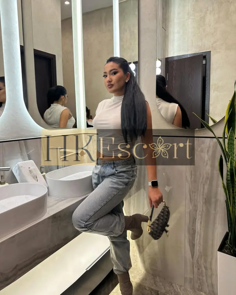 Anna - Escort Hong Kong, bust 4, height 178 cm, weight 74 kg