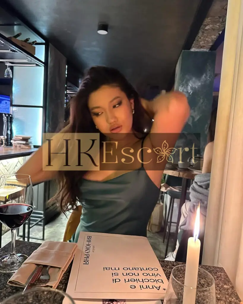 Anna - Escort Hong Kong, bust 4, height 178 cm, weight 74 kg