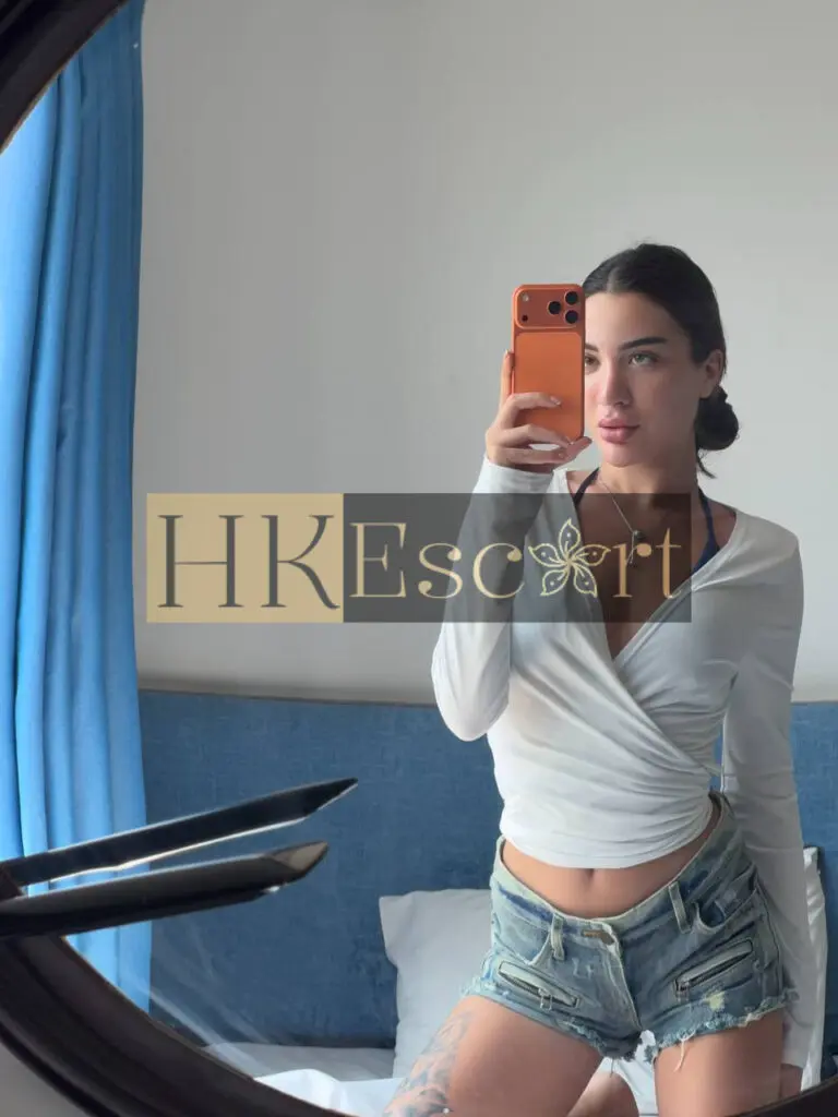  Evelina - Escort Hong Kong, bust 2, height 52 cm, weight 55 kg