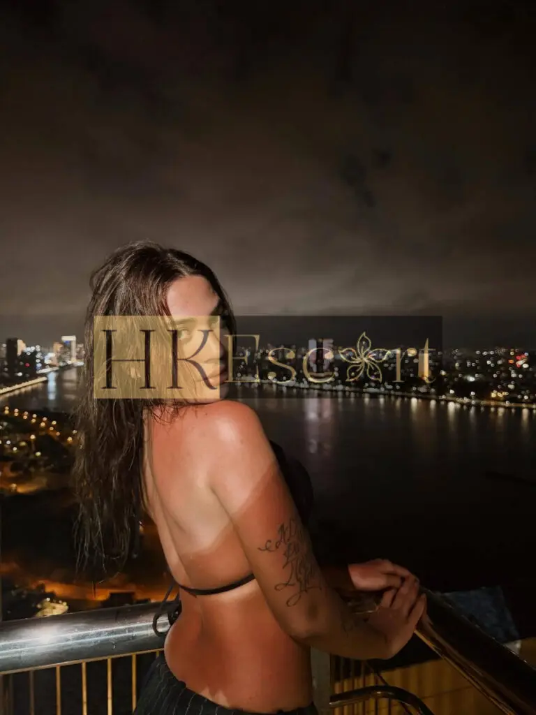  Evelina - Escort Hong Kong, bust 2, height 52 cm, weight 55 kg