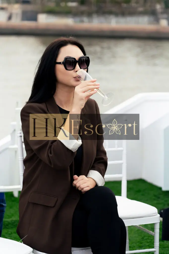 Eira - Escort Hong Kong, bust 3, height 178 cm, weight 73 kg