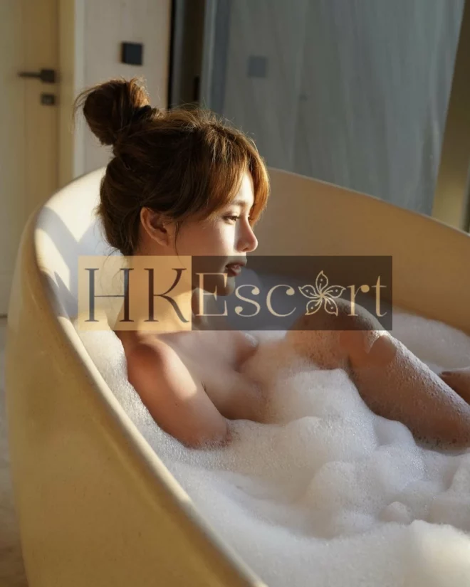 Alma, 24 years old, weight 56 kg, height 163 cm