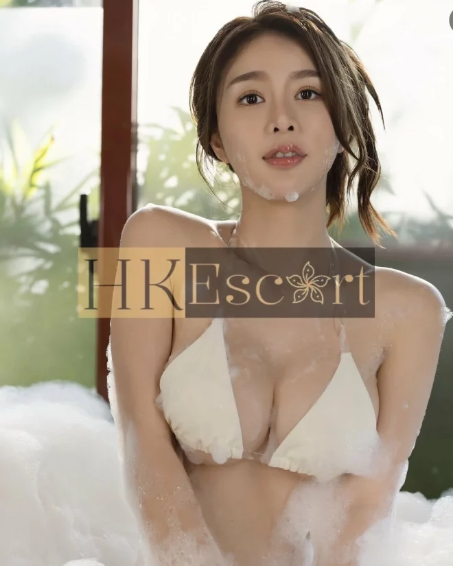 Alma, 24 years old, weight 56 kg, height 163 cm