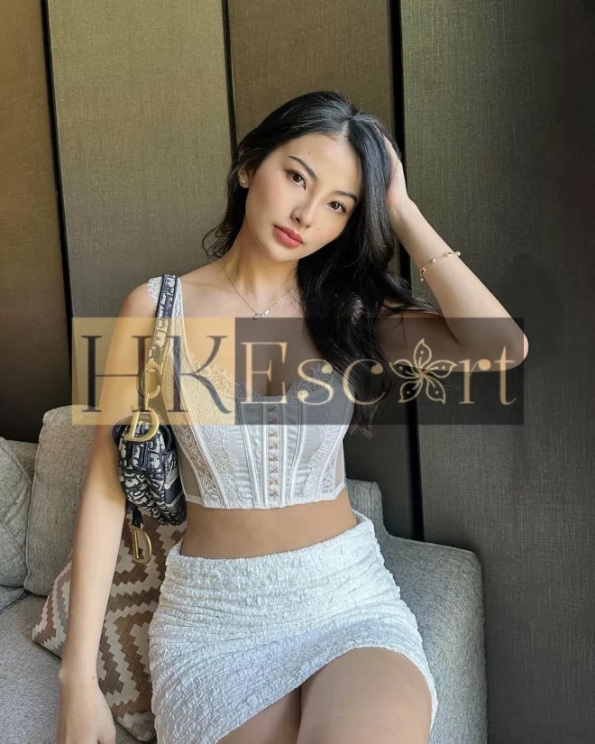 An, 24 years old, weight 52 kg, height 165 cm
