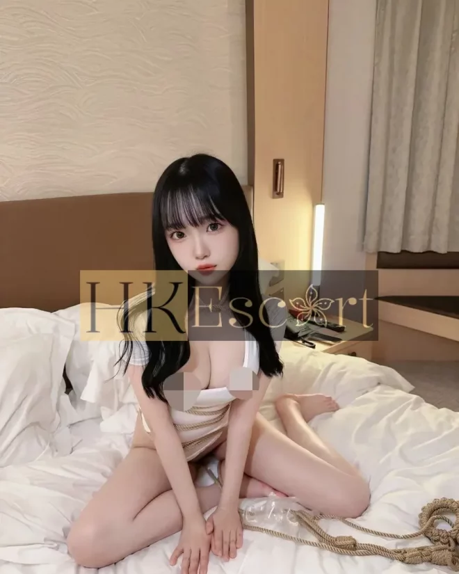 Lyric, 19 years old, weight 50 kg, height 158 cm