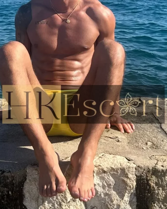 Vinicius, 24 years old, weight 79 kg, height 183 cm