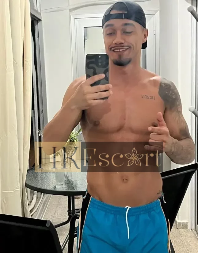 Vinicius, 24 years old, weight 79 kg, height 183 cm