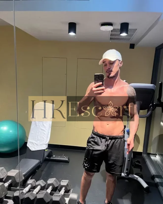 Vinicius, 24 years old, weight 79 kg, height 183 cm