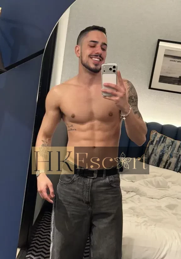 Vitor, 28 years old, weight 83 kg, height 188 cm