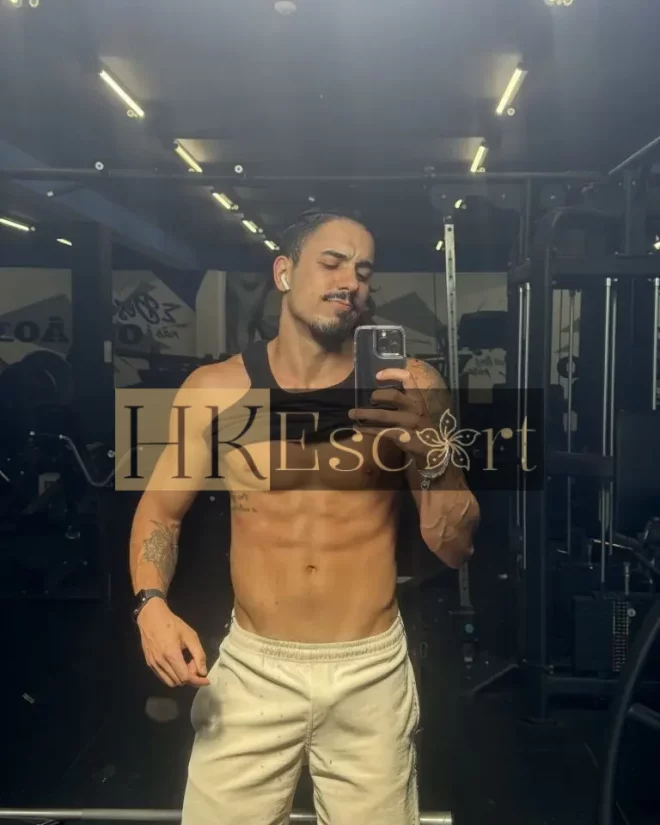 Vitor, 28 years old, weight 83 kg, height 188 cm
