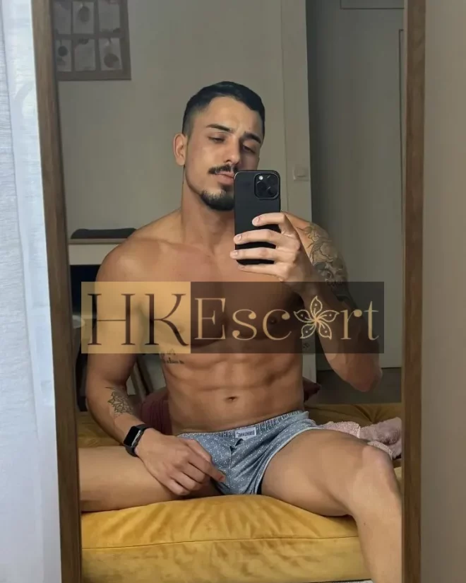 Vitor, 28 years old, weight 83 kg, height 188 cm