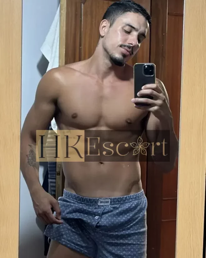 Vitor, 28 years old, weight 83 kg, height 188 cm