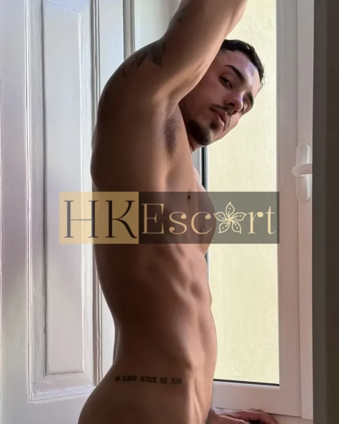 Vitor, 28 years old, weight 83 kg, height 188 cm