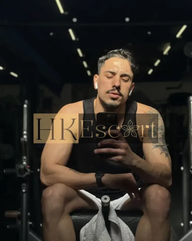 Vitor, 28 years old, weight 83 kg, height 188 cm