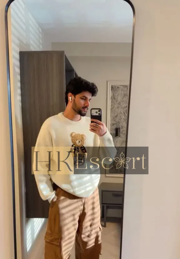 Vivek, 23 years old, weight 86 kg, height 180 cm